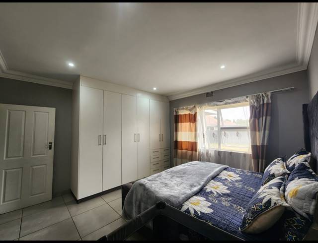 3 BEDROOM TOWNHOUSE FOR SALE IN ARCON PARK